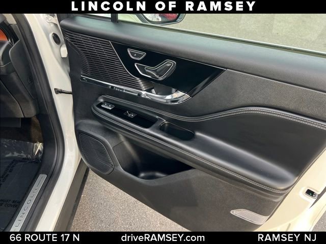 Used 2022 Lincoln Corsair Reserve w/ Equipment Group 201A image 20