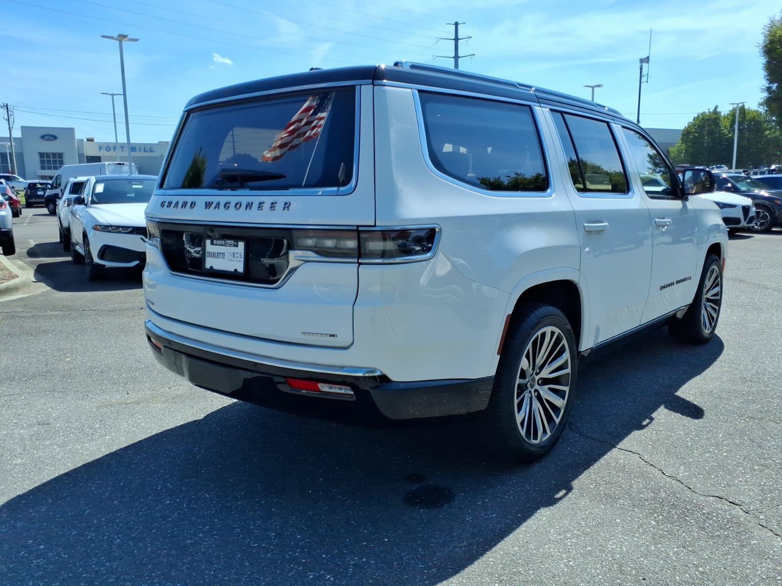 Used 2023 Jeep Grand Wagoneer Series III AWD/4WD image 2