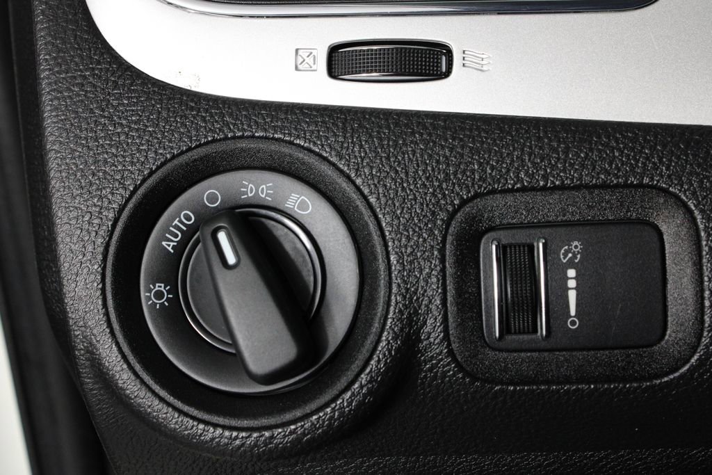 Used 2018 Dodge Journey SE w/ Blacktop Package image 20