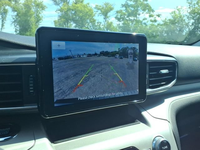 Used 2024 Ford Explorer XLT w/ Equipment Group 202A AWD/4WD image 19