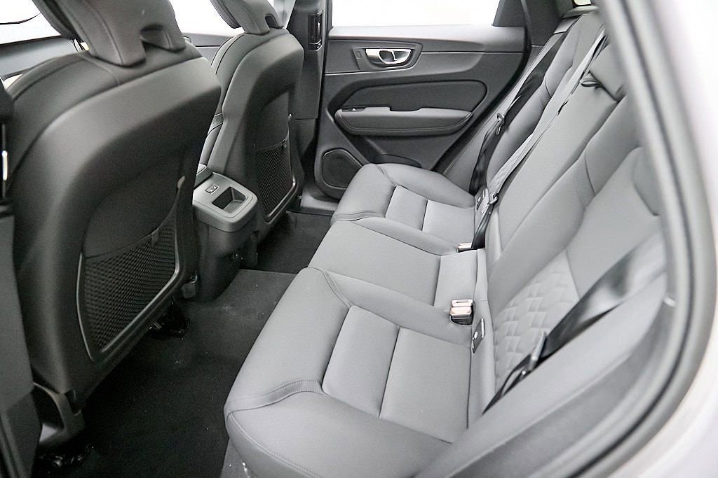 New 2026 Volvo XC60 B5 Core w/ Climate Package image 20