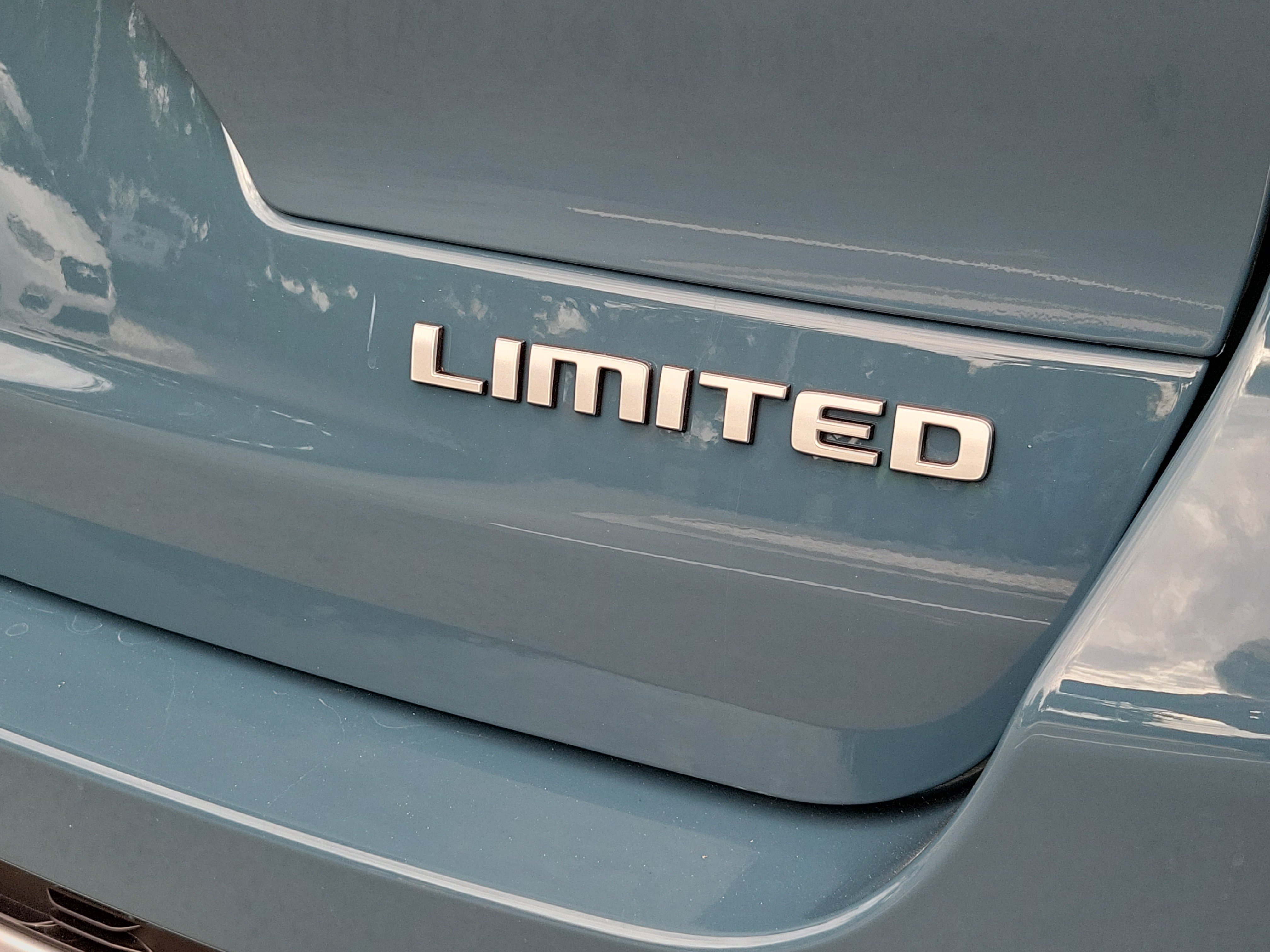 New 2027 Jeep Grand Cherokee L Limited RWD image 6