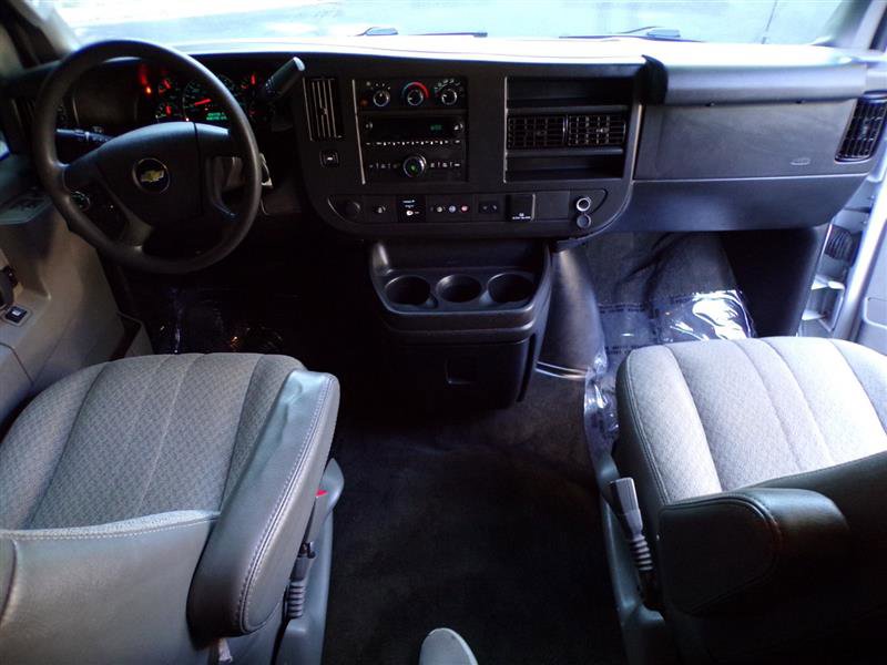 Used 2019 Chevrolet Express 3500 LT w/ LT Preferred Equipment Group RWD image 32