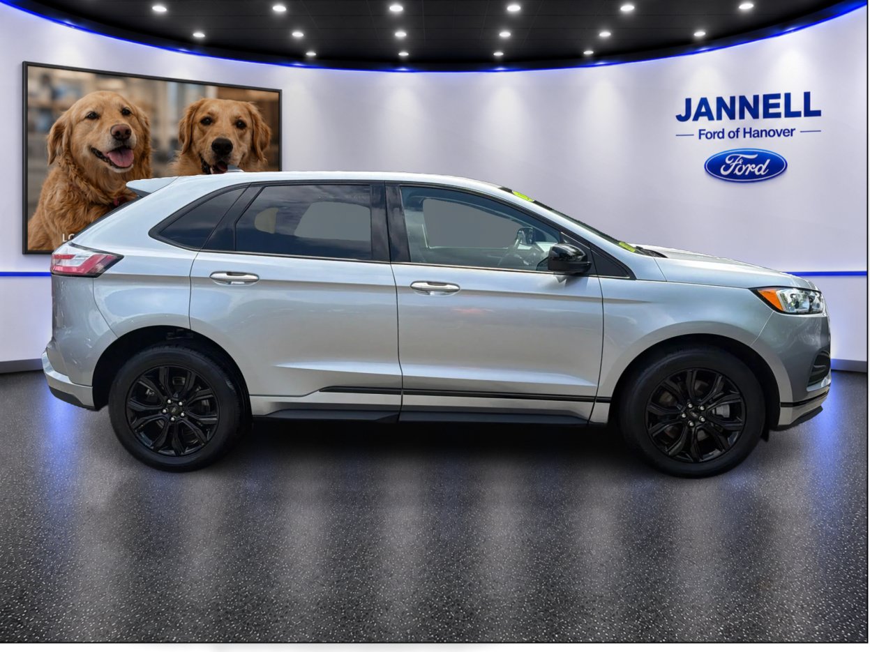 Used 2023 Ford Edge SE w/ Black Appearance Package AWD/4WD image 4