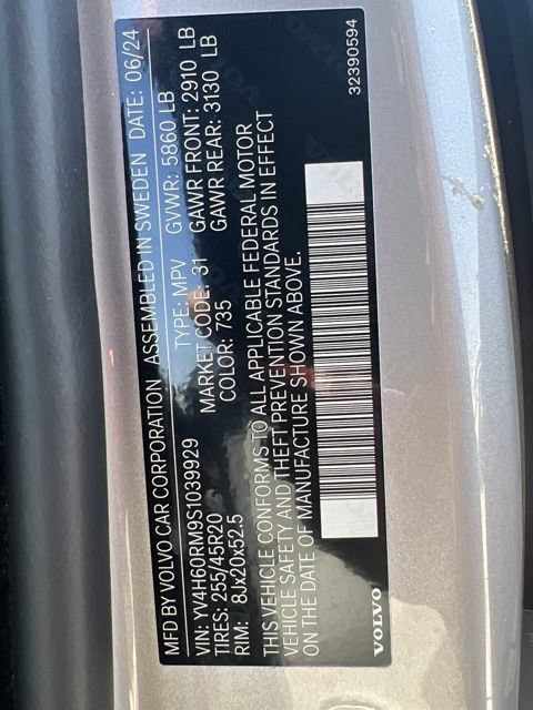 Certified 2025 Volvo XC60 T8 Ultra AWD/4WD image 40