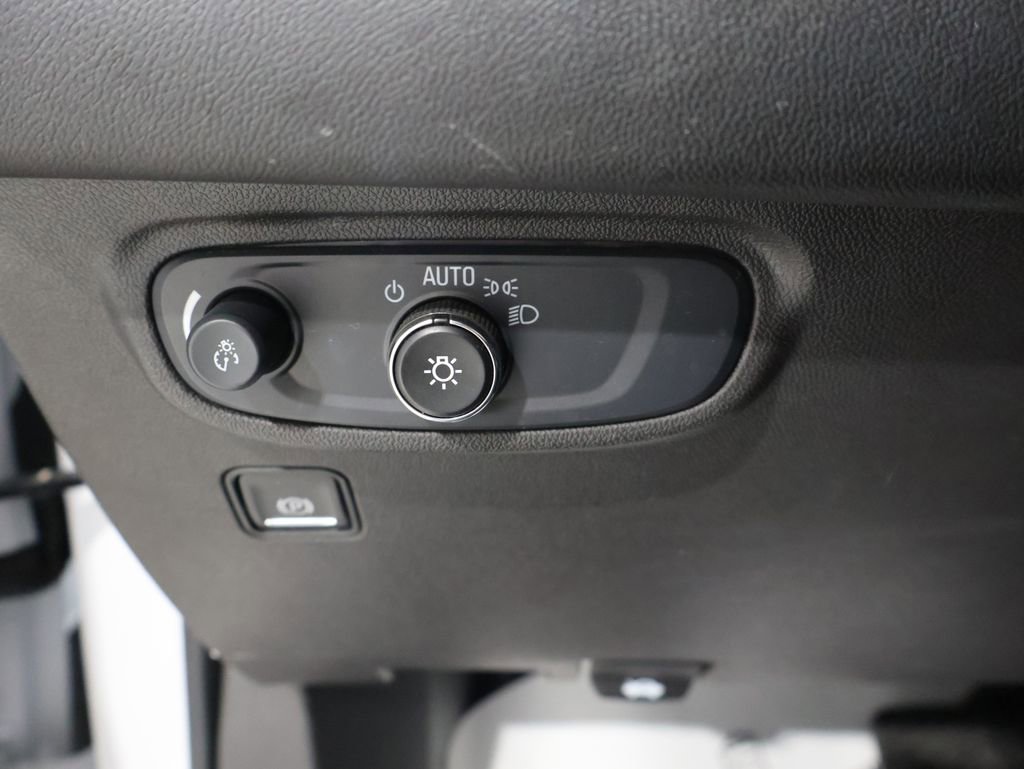 Used 2024 GMC Terrain SLE image 33