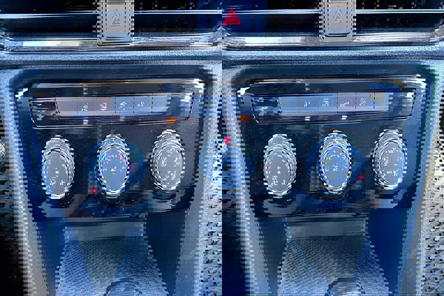 Used 2024 Volkswagen Taos S w/ MDO Package image 31