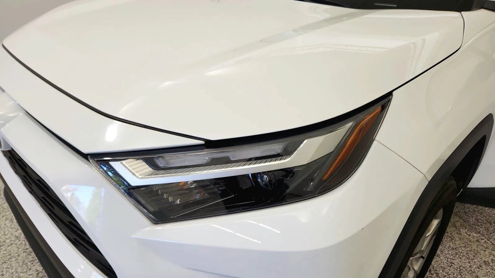 Used 2024 Toyota RAV4 XLE FWD image 32