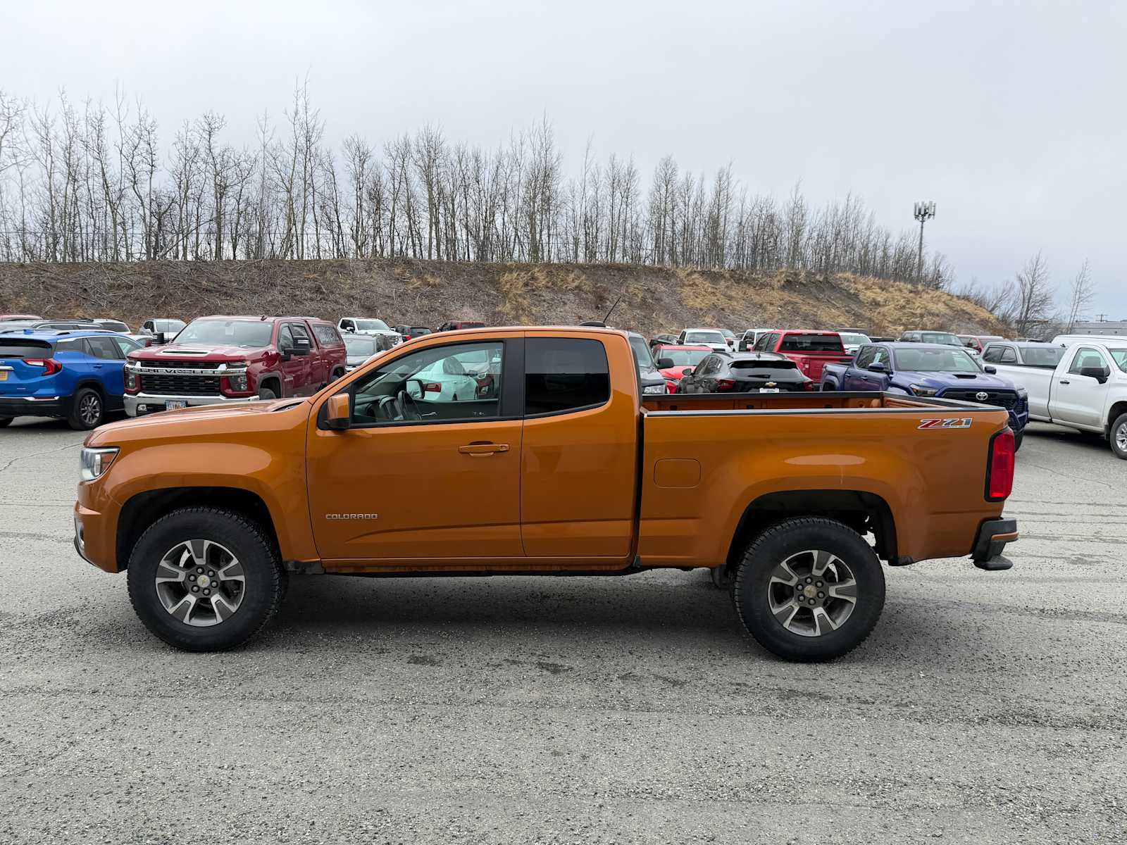 Used 2017 Chevrolet Colorado Z71 AWD/4WD image 2