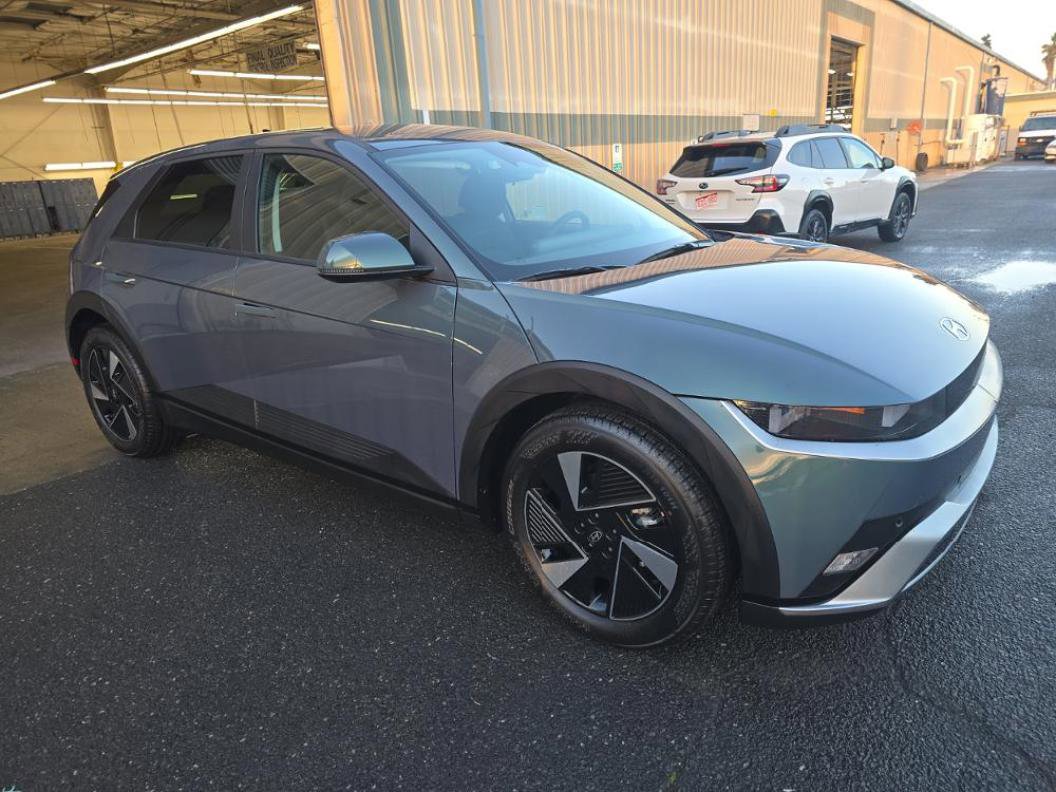 Used 2026 Hyundai Ioniq 5 SE image 2