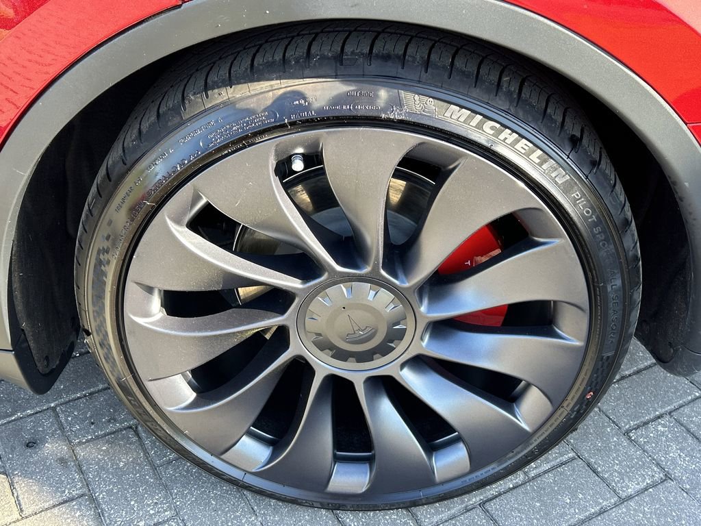 Used 2024 Tesla Model Y Performance image 27