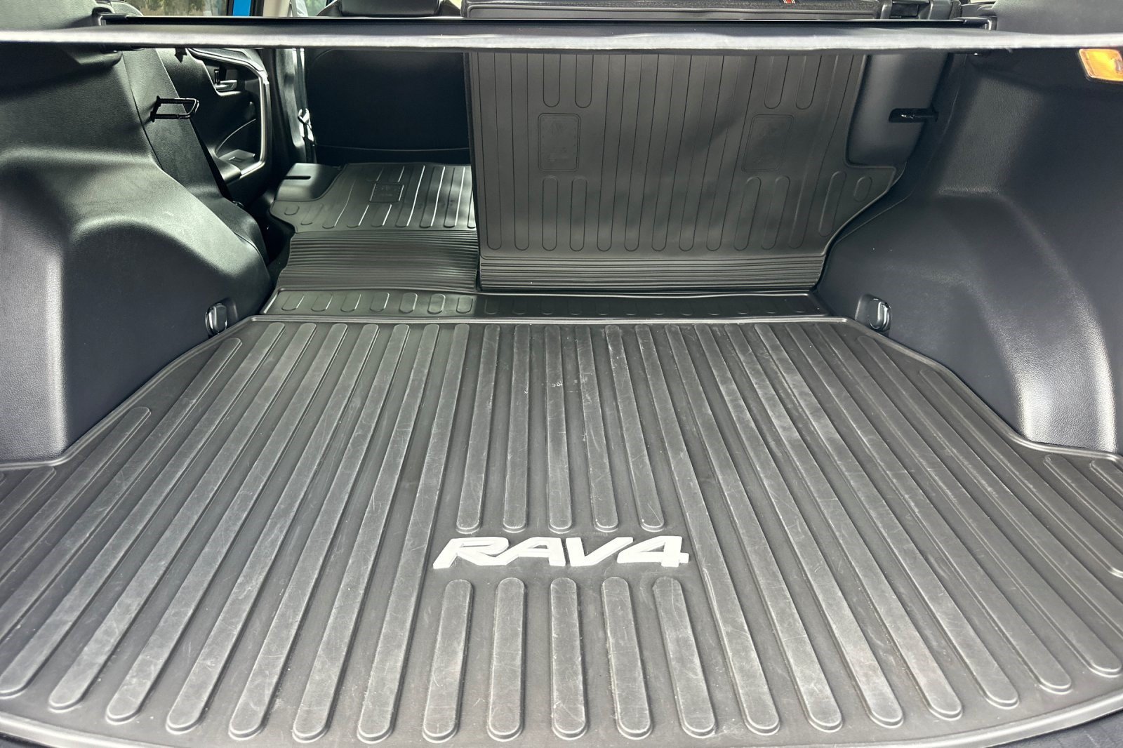 Used 2019 Toyota RAV4 Adventure AWD/4WD image 25