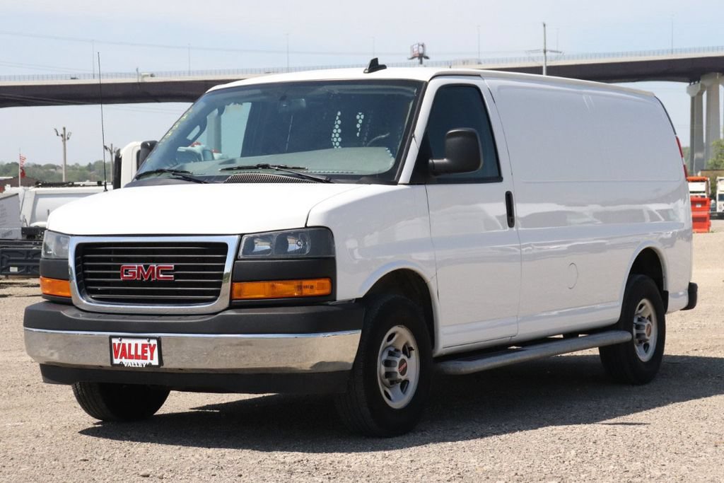 Used 2024 GMC Savana 2500 w/ Driver Convenience Package RWD image 4