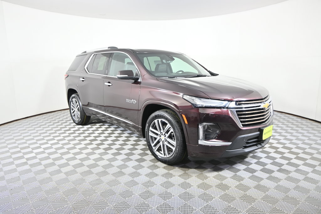 Used 2023 Chevrolet Traverse High Country w/ LPO, Floor Liner Package AWD/4WD image 9