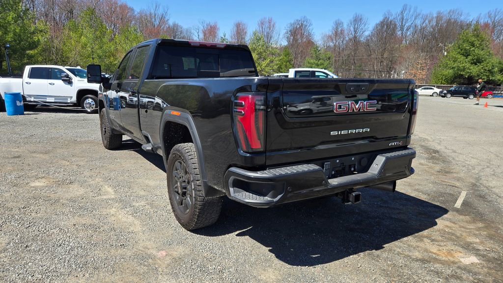 Used 2024 GMC Sierra 3500 AT4 w/ AT4 Preferred Package AWD/4WD image 5