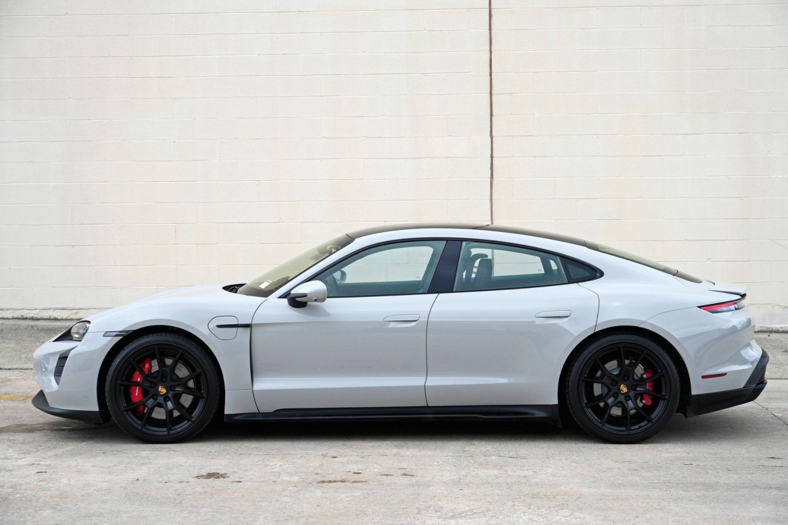 Used 2023 Porsche Taycan GTS AWD/4WD image 53