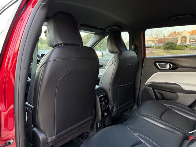 Used 2025 Jeep Compass Limited image 28