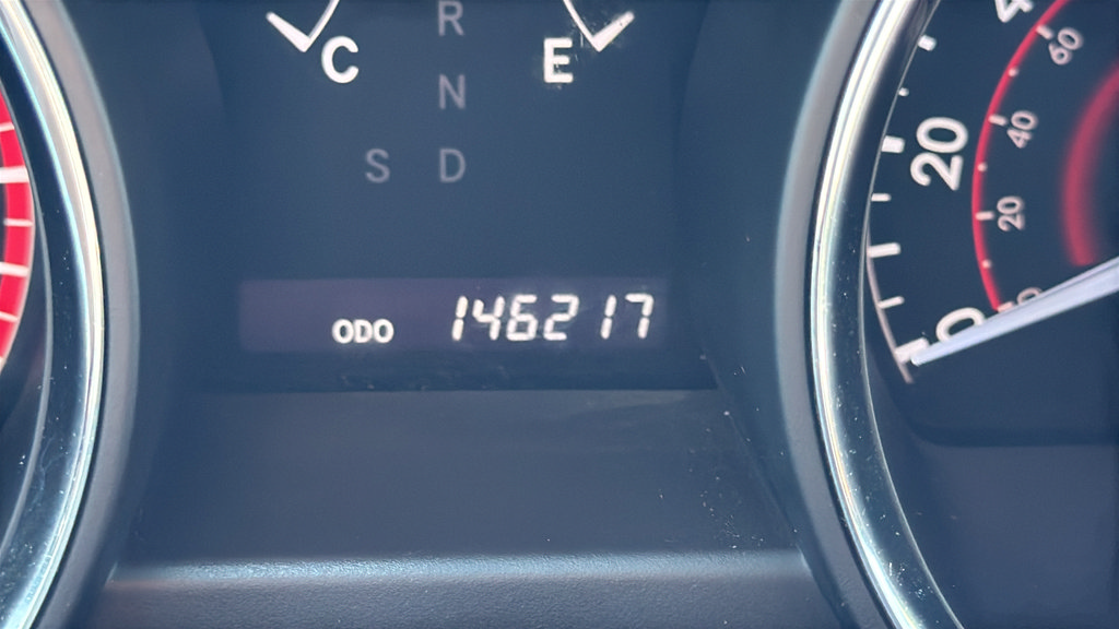 Used 2012 Toyota Highlander Limited w/ Tow Pkg FWD image 29