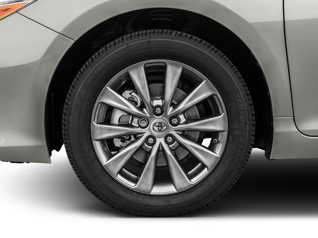 Used 2017 Toyota Camry XLE w/ Moonroof Package FWD image 12