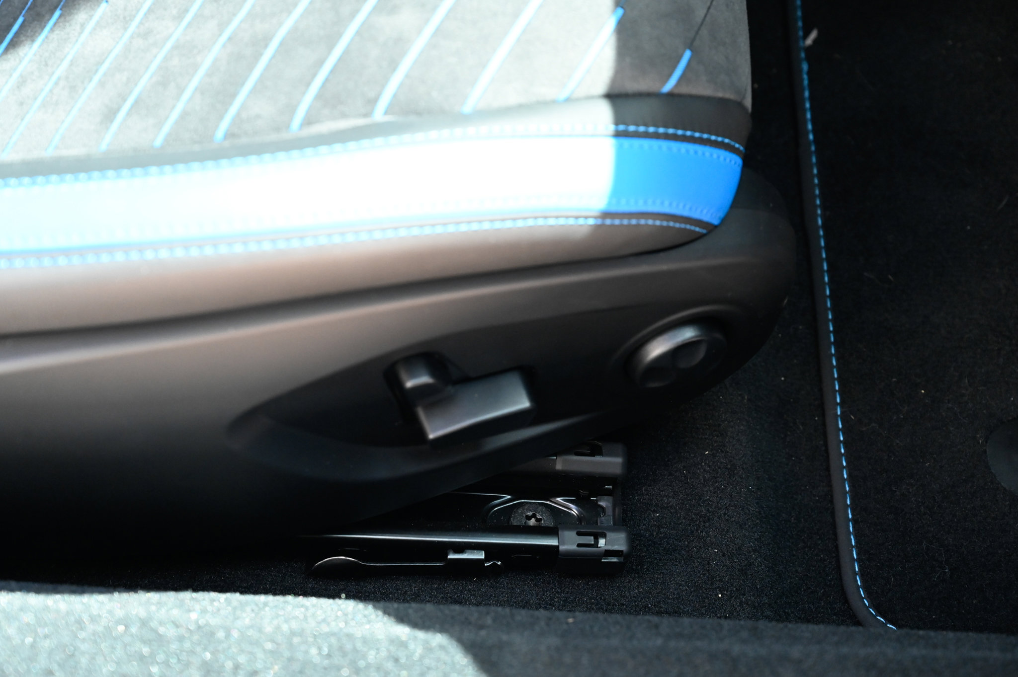 Used 2023 Maserati MC20 Coupe RWD image 52