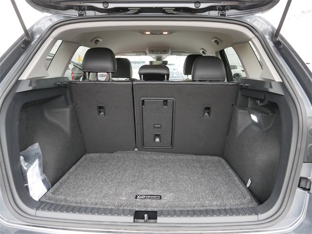 Certified 2025 Volkswagen Taos SE image 18