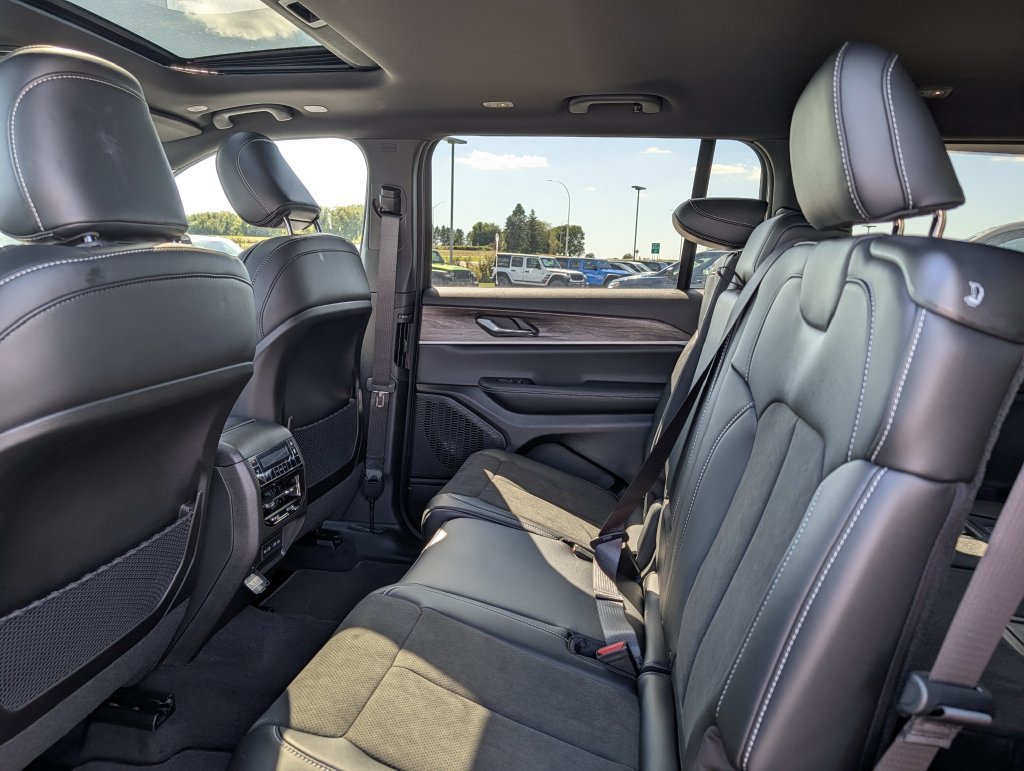 New 2027 Jeep Grand Cherokee L 4WD image 7