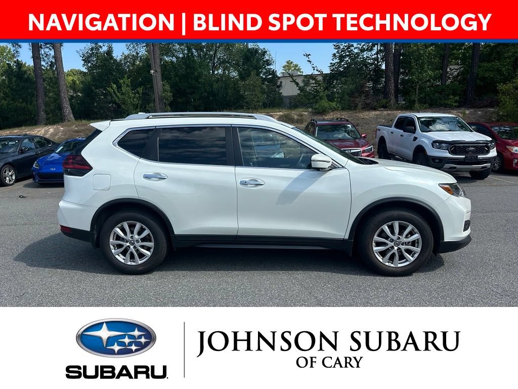 Used 2018 Nissan Rogue SV w/ Sun & Sound Touring Package FWD image 3