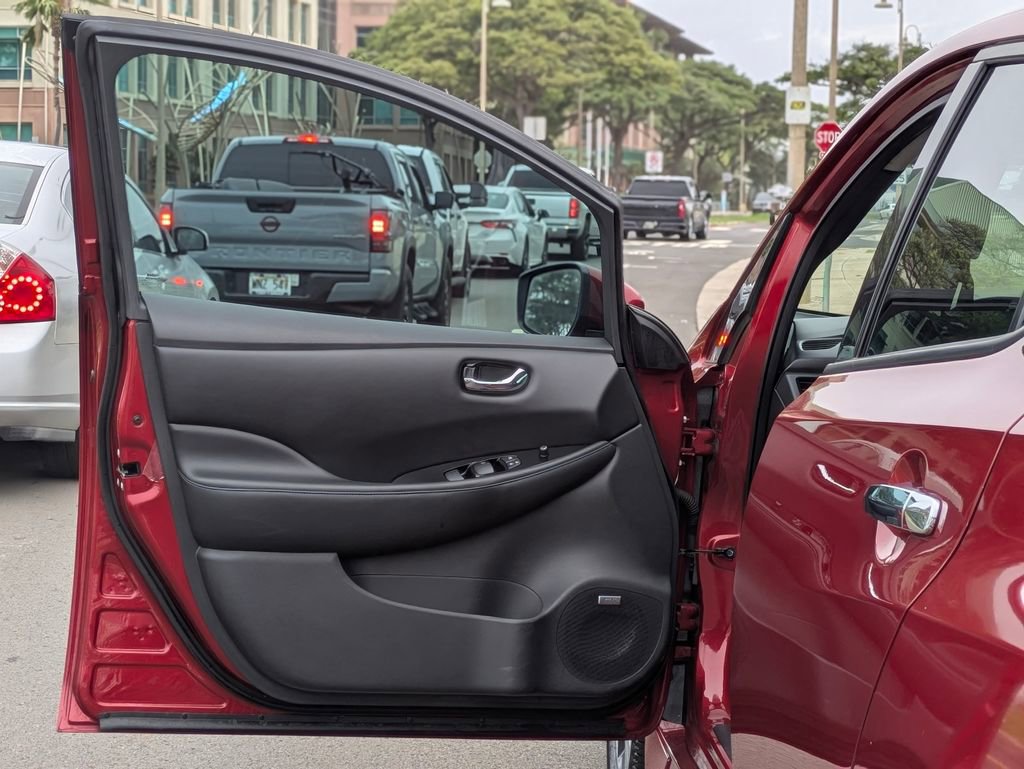 Used 2019 Nissan Leaf SL w/ SL Technology Package image 9