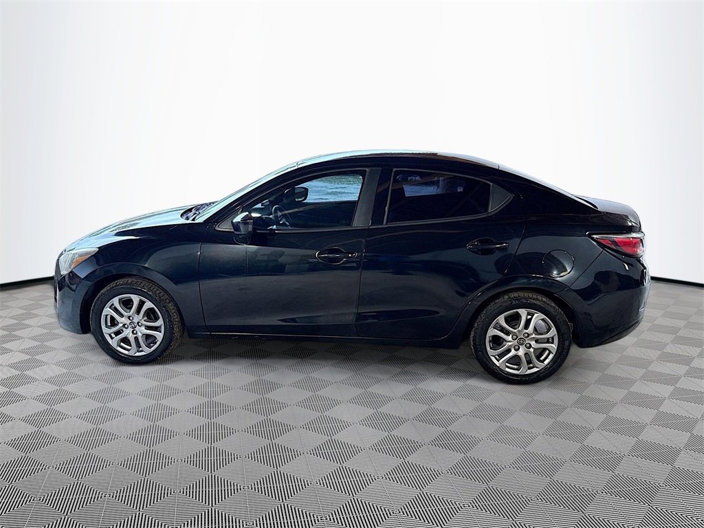 Used 2016 Scion iA image 9