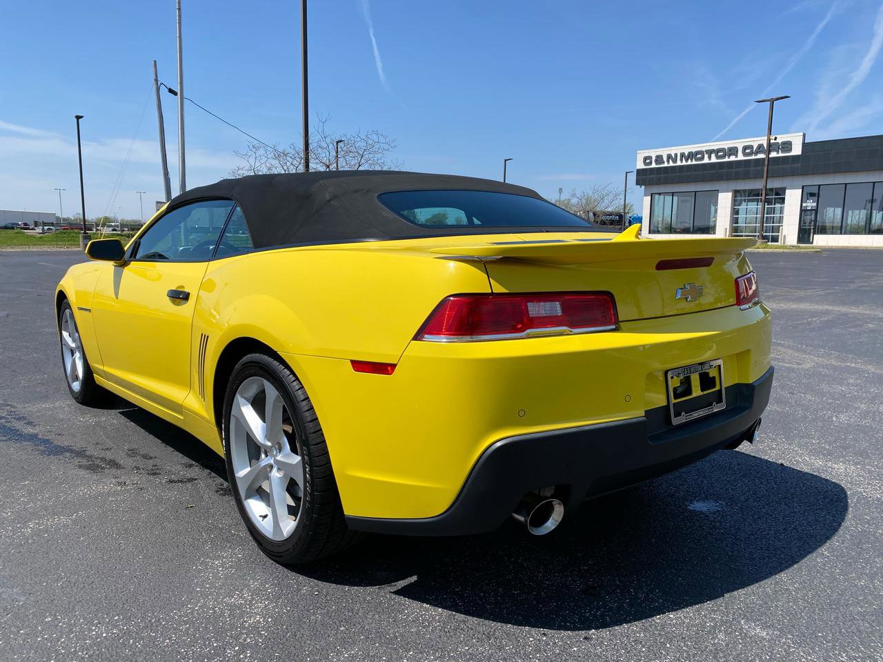 Used 2015 Chevrolet Camaro LT RWD image 14