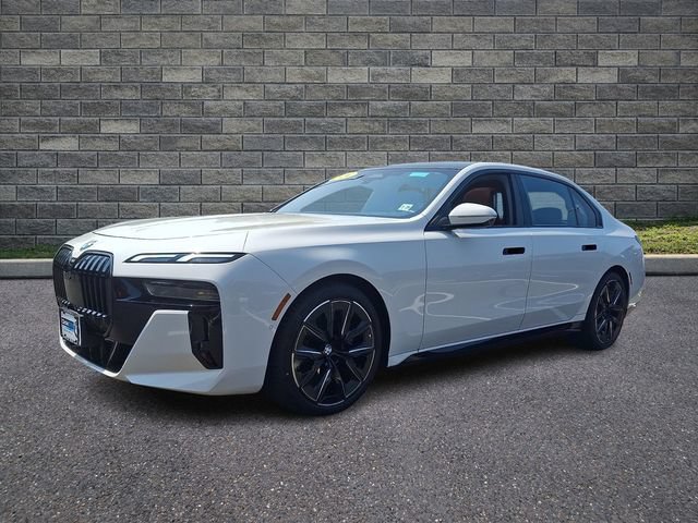 Used 2024 BMW 740i xDrive w/ Premium Package 2 AWD/4WD image 3