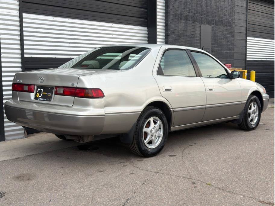 Used 1999 Toyota Camry LE w/ Appearance Pkg + VP FWD image 10