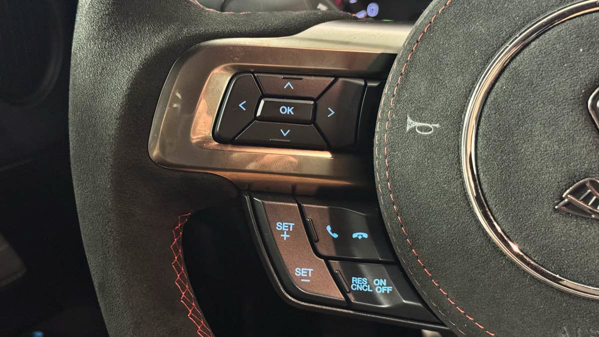 Used 2019 Ford Mustang Shelby GT350 w/ Technology Package RWD image 18