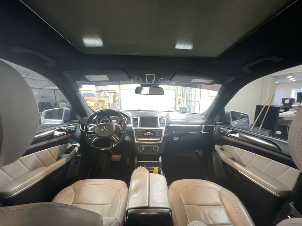 Used 2015 Mercedes-Benz GL 550 4MATIC image 21