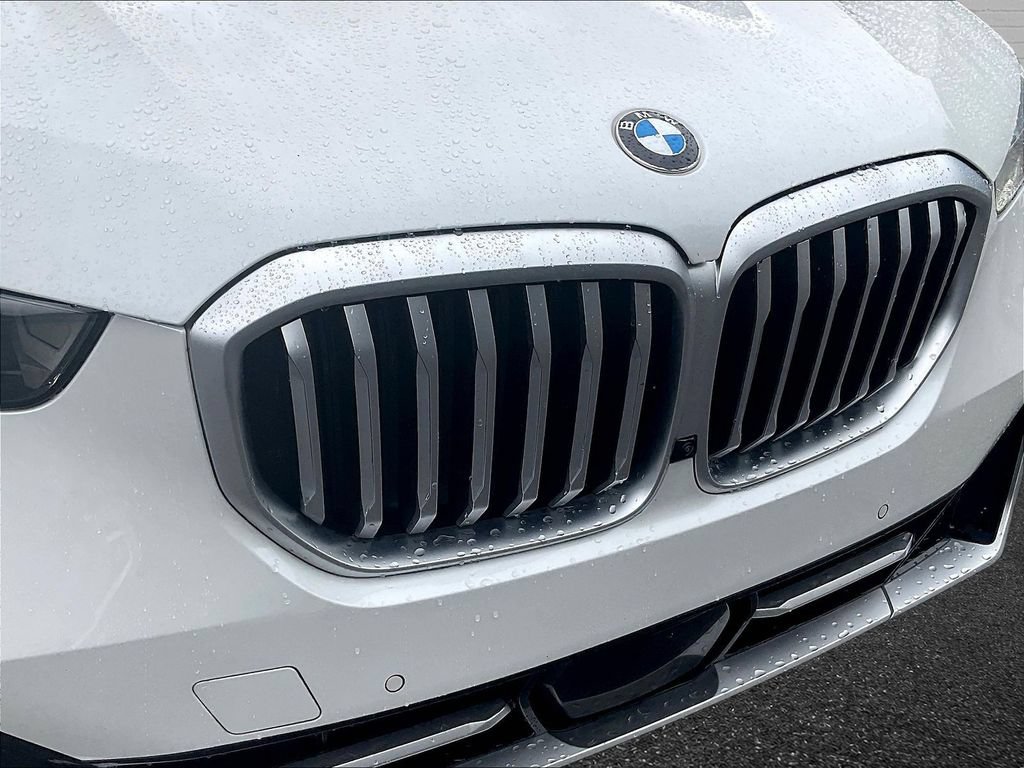 Used 2024 BMW X5 xDrive40i w/ Parking Assistance Package AWD/4WD image 27
