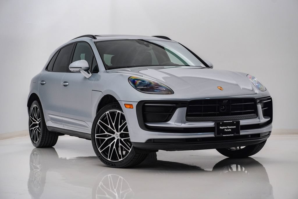 Certified 2026 Porsche Macan AWD/4WD image 8