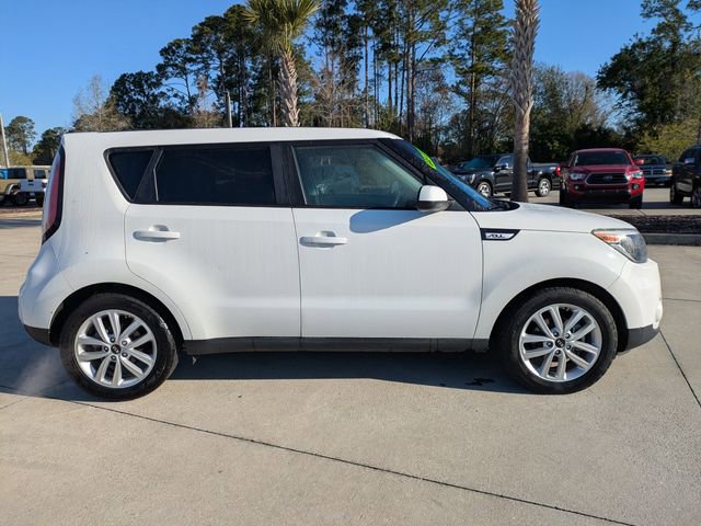 Used 2018 Kia Soul + image 3
