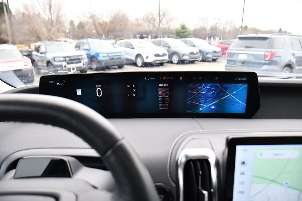 Used 2025 Ford Expedition Platinum AWD/4WD image 28