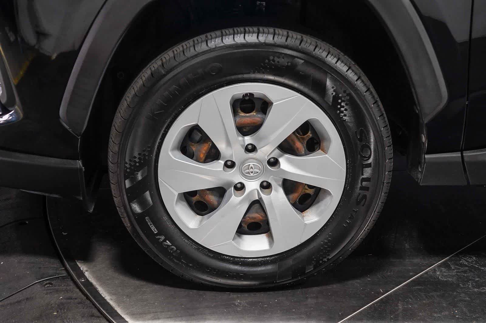Certified 2019 Toyota RAV4 LE w/ Carpet Mat Package FWD image 12