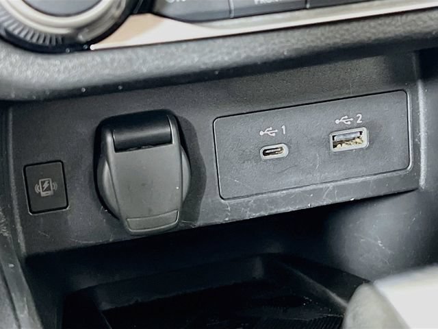 Used 2024 Nissan Versa SR FWD image 20