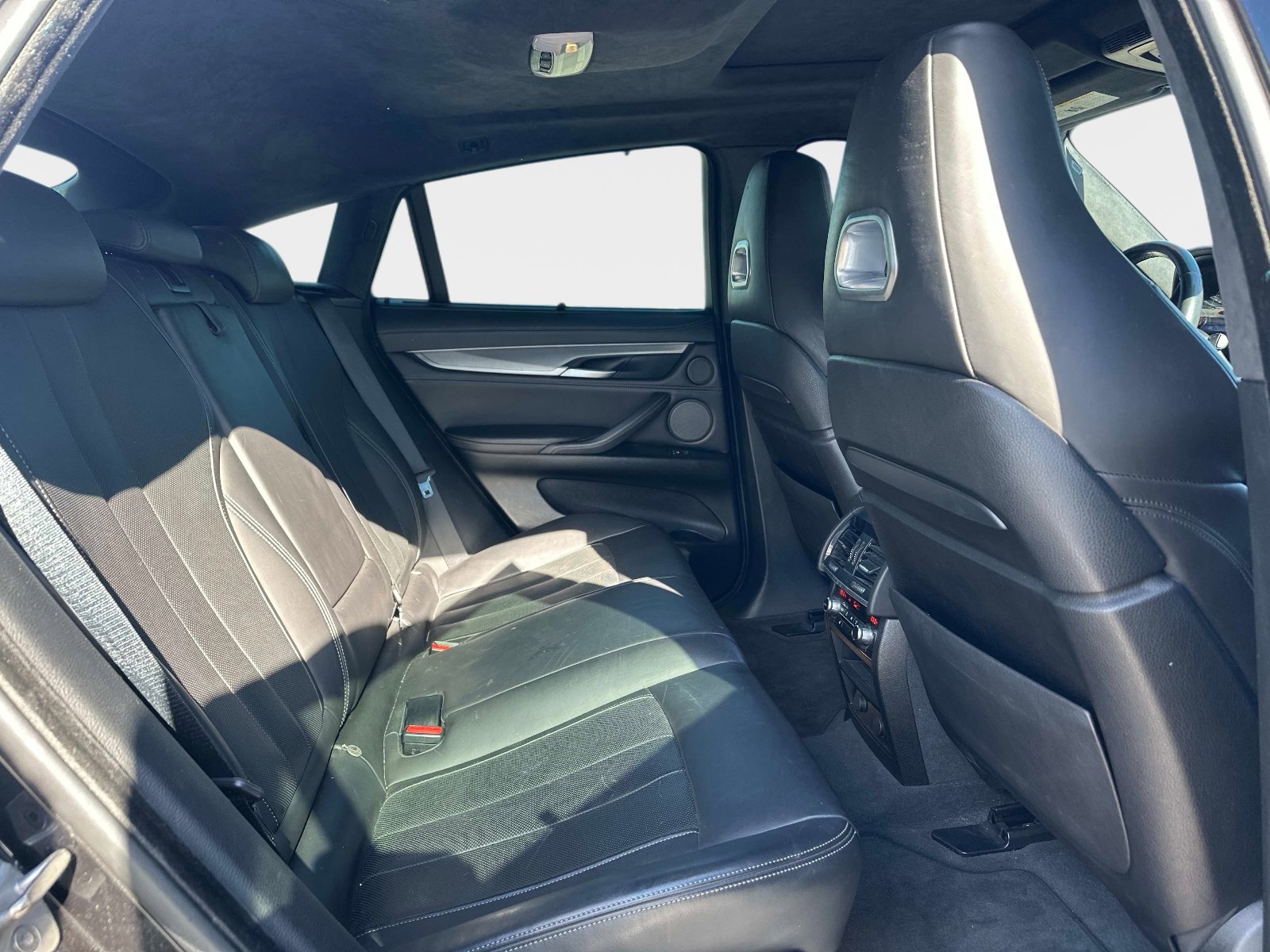 Used 2016 BMW X6 M image 8