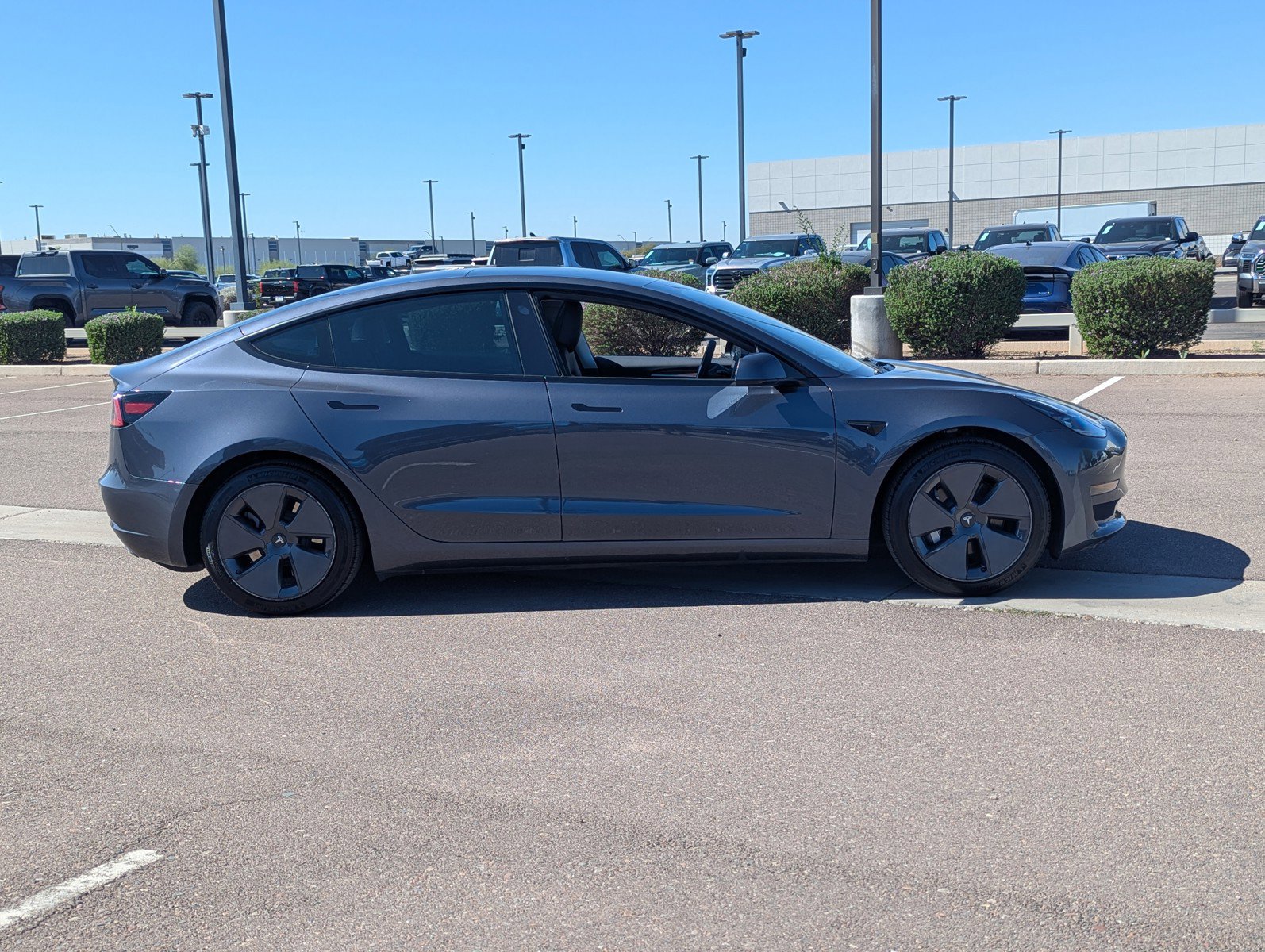 Used 2023 Tesla Model 3 Standard Range image 6