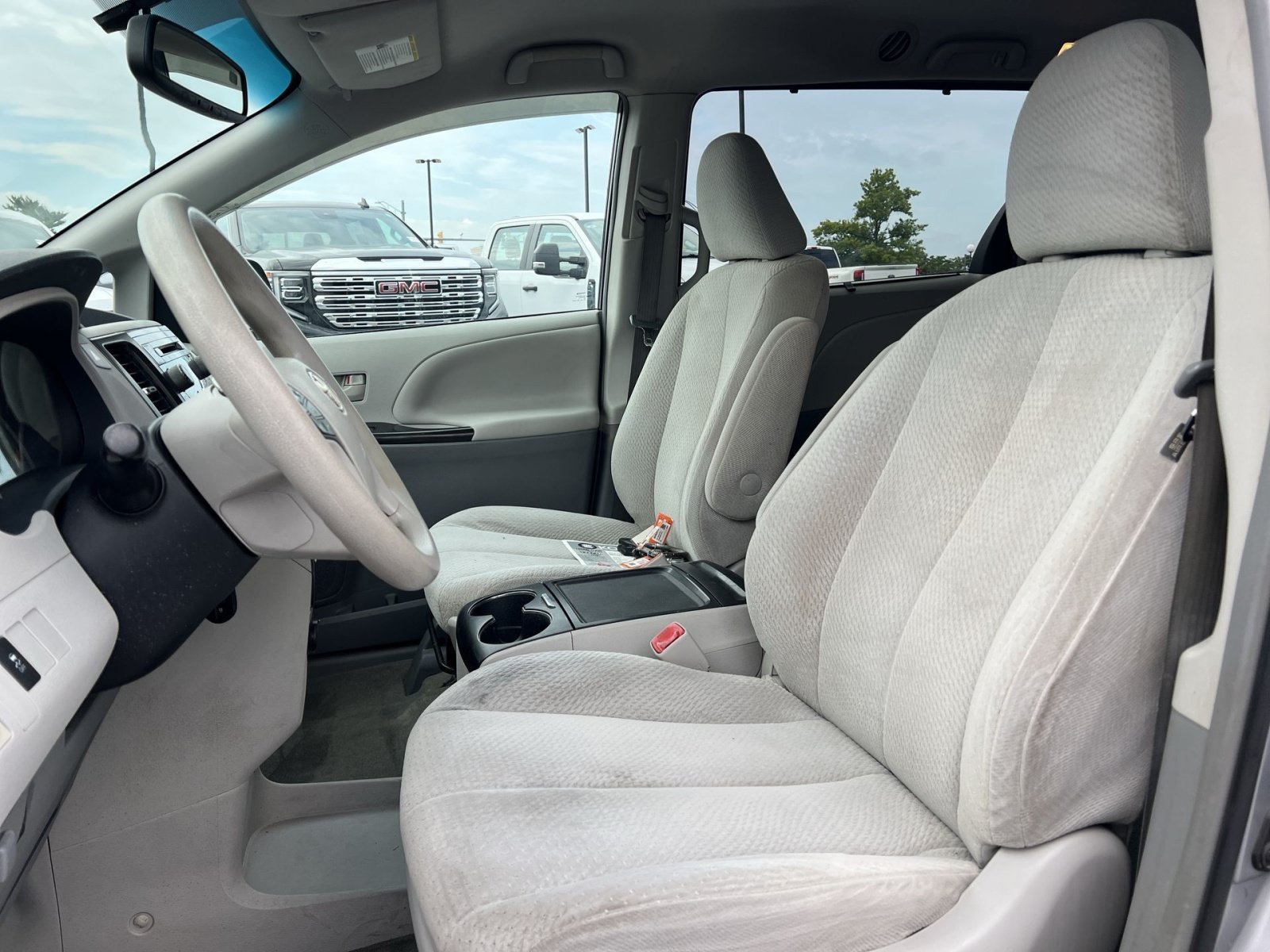 Used 2012 Toyota Sienna LE FWD image 13