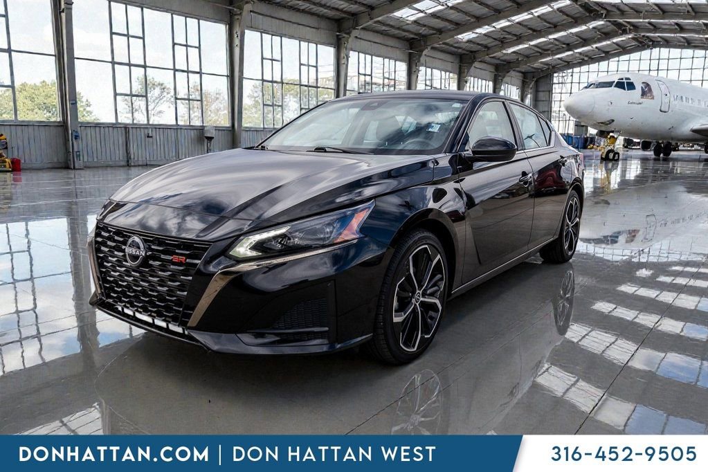 Used 2024 Nissan Altima 2.5 SR image 25