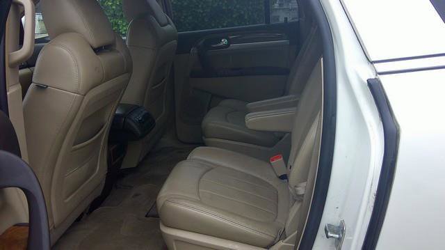 Used 2008 Buick Enclave CXL w/ Entertainment Package #3 image 9