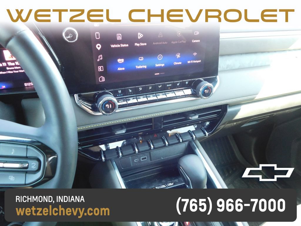 Used 2025 Chevrolet Colorado ZR2 w/ Technology Package AWD/4WD image 32