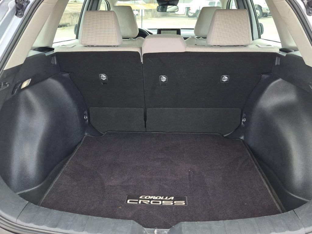 Used 2024 Toyota Corolla Cross L FWD image 15