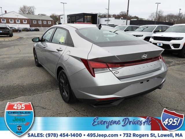 Used 2023 Hyundai Elantra SEL FWD image 3