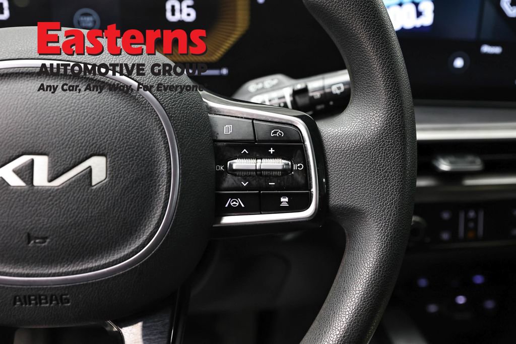 Used 2024 Kia Sorento LX FWD image 16