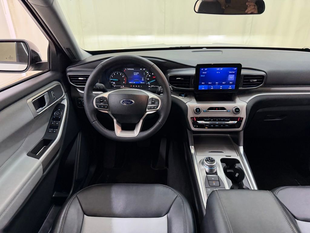 Used 2024 Ford Explorer XLT w/ Equipment Group 202A image 33